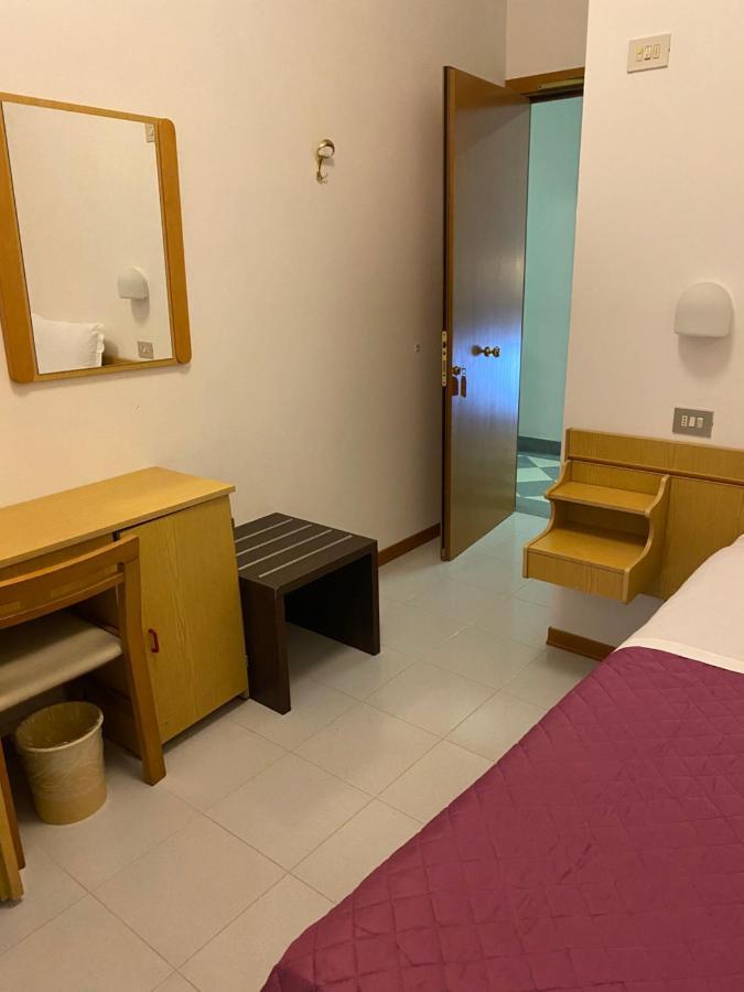 Hotel Ferrara Chianciano Terme Eksteriør bilde